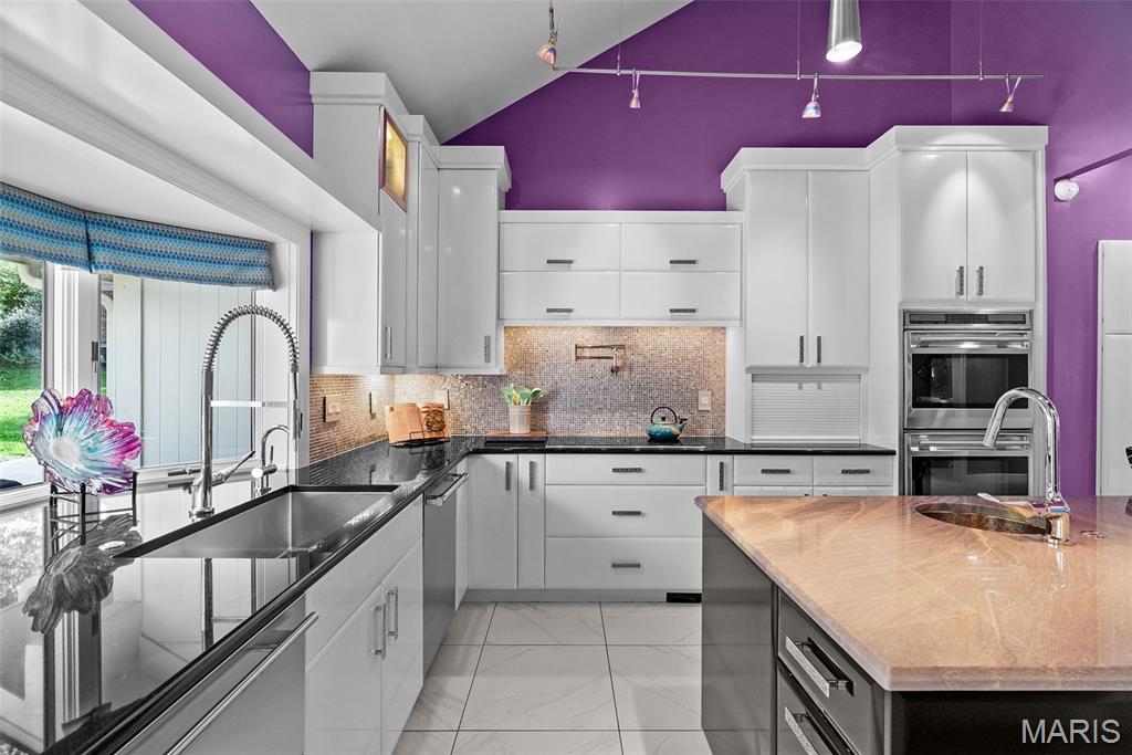 Village On Conway Two The - Residential