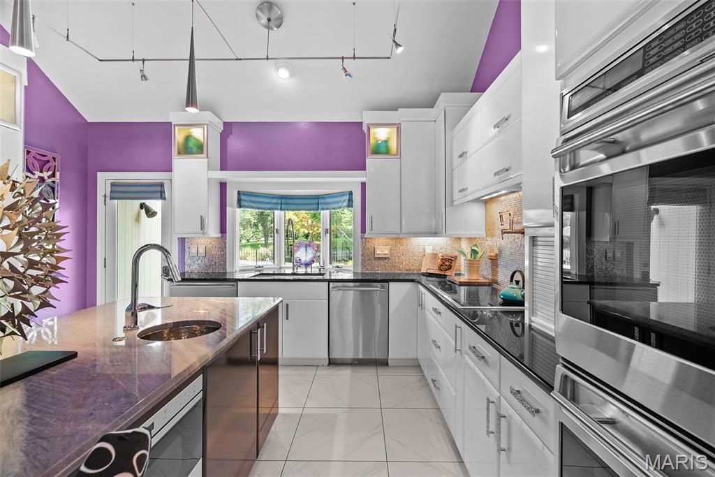 Village On Conway Two The - Residential