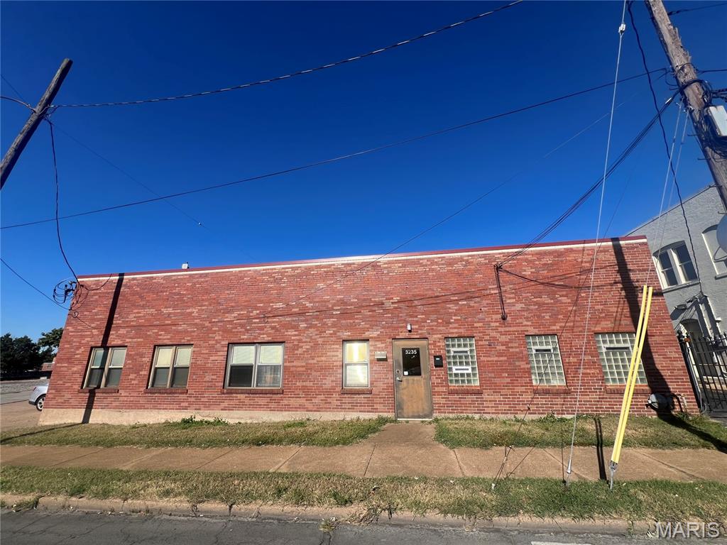 3235 Sutton Boulevard