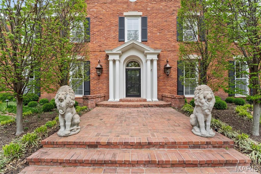 21 Log Cabin Drive