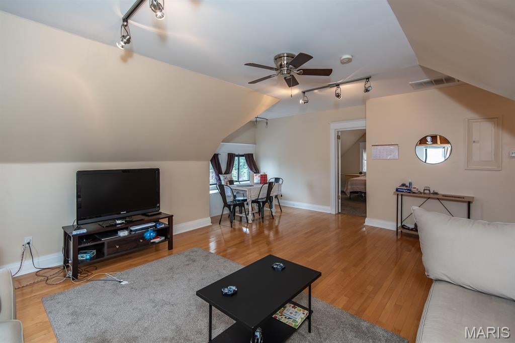 Roch Condo - Residential