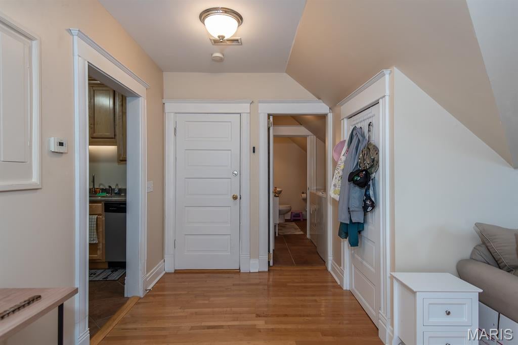Roch Condo - Residential