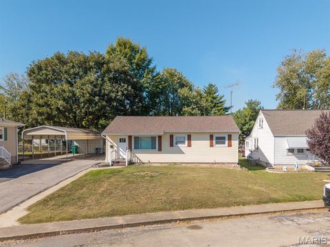Photo of 535 Scott Street, Ste Genevieve, MO 63670 (MLS # 25069775)