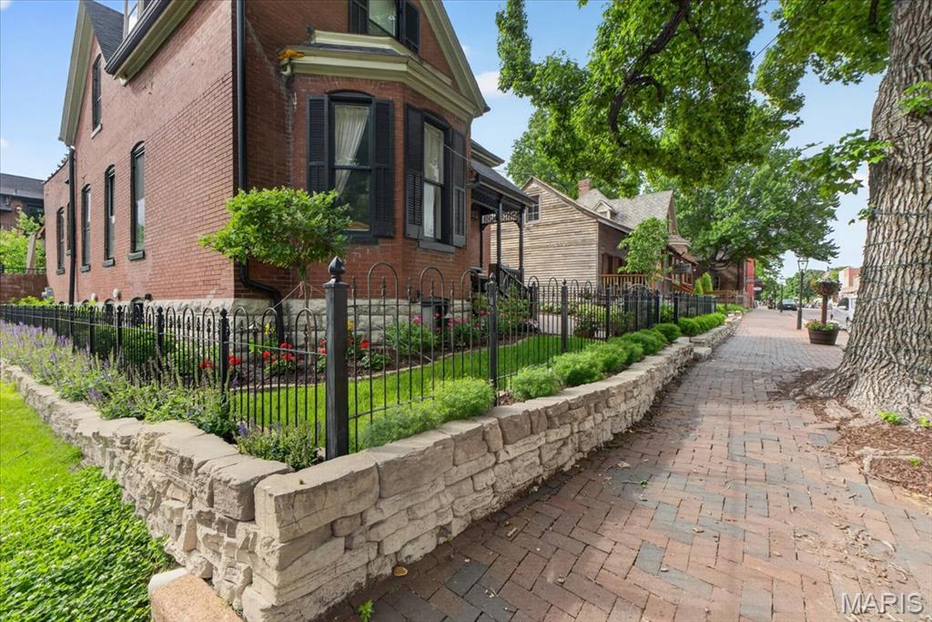 City/St Charles - Residential