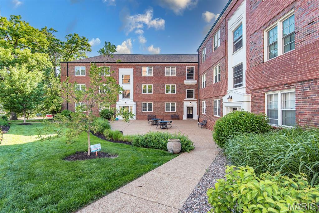 Davis Place Condominiums - Residential