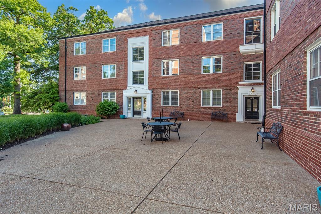Davis Place Condominiums - Residential