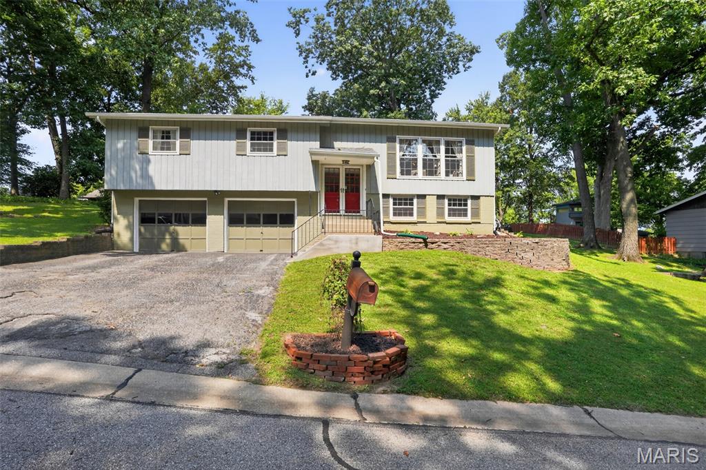 Photo of 11 San Camille Court, St Charles, MO 63303 (MLS # 26052259)