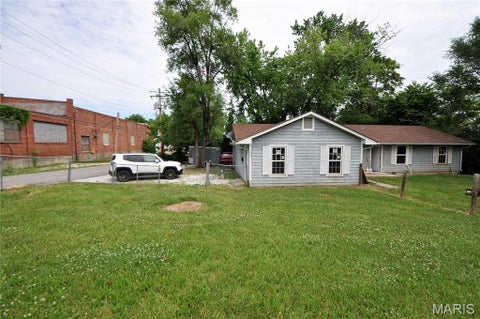 Tiny photo for 391 W Wood Street, Troy, MO 63379 (MLS # 26032268)