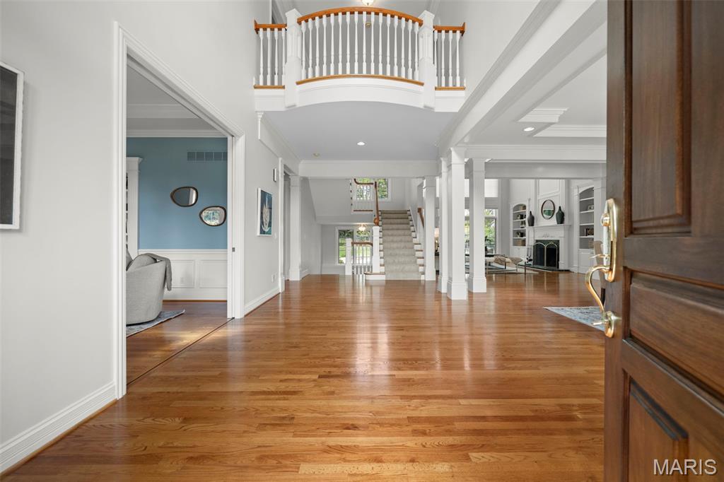 2457 Town And Country Lane