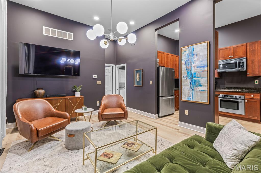 Senate Condos - Residential