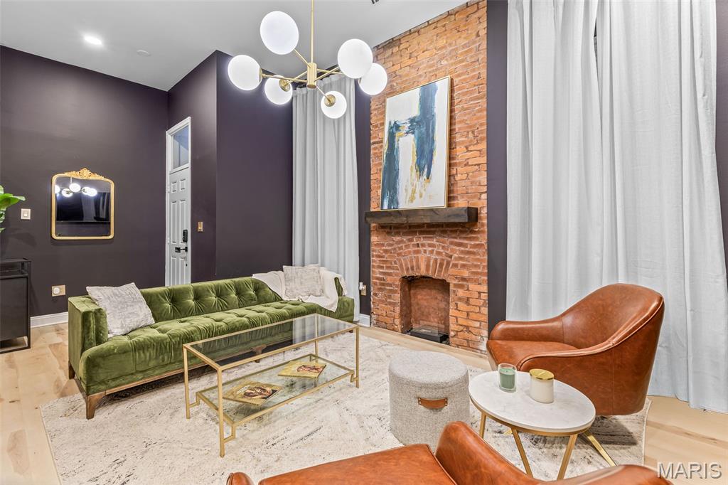 Senate Condos - Residential