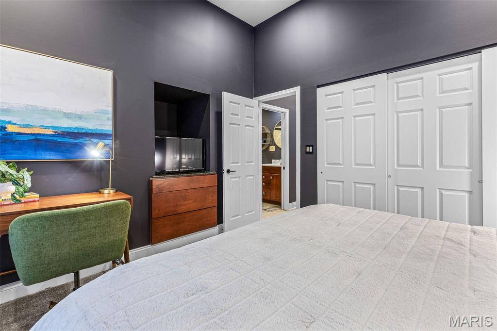 Senate Condos - Residential