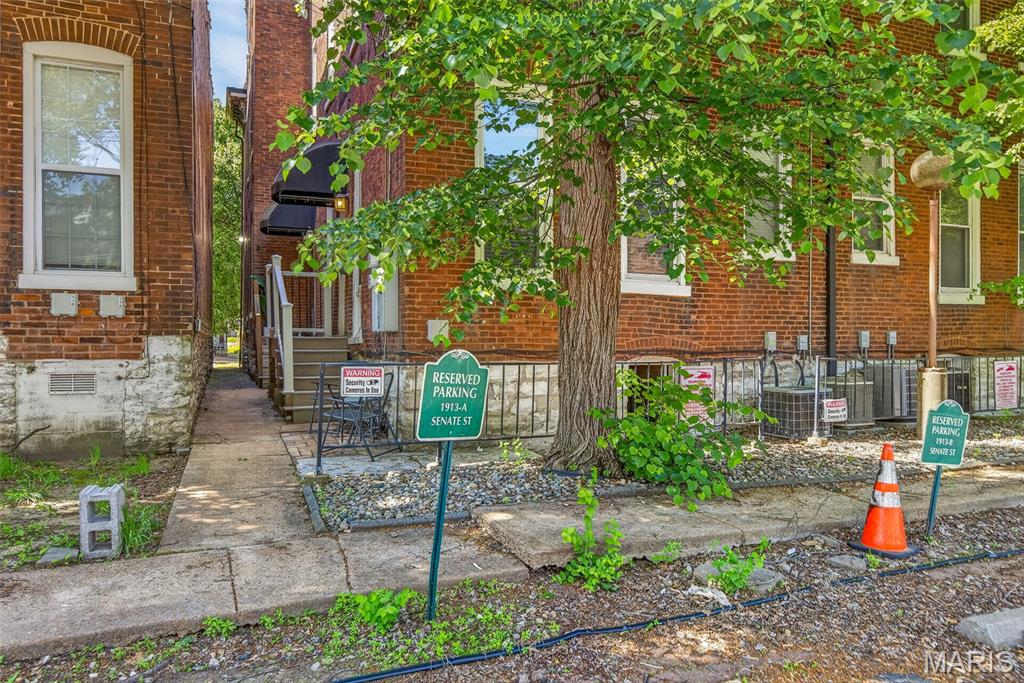 Senate Condos - Residential