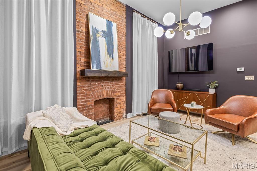 Senate Condos - Residential