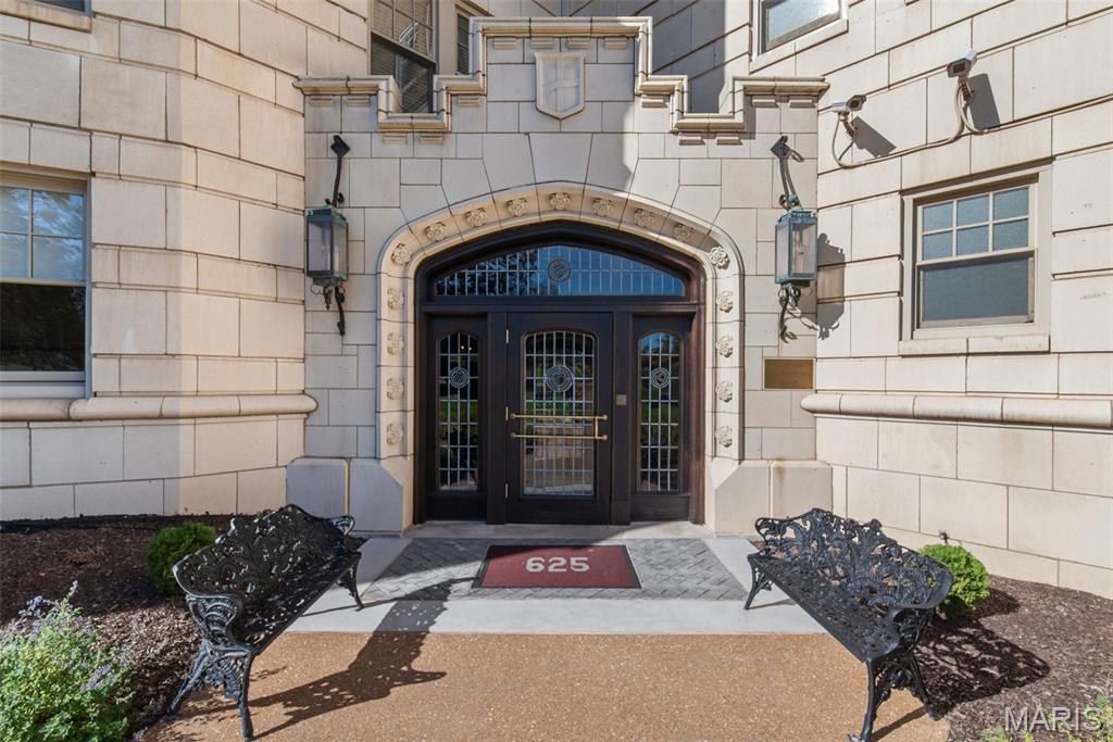 625 S Skinker Drive 103