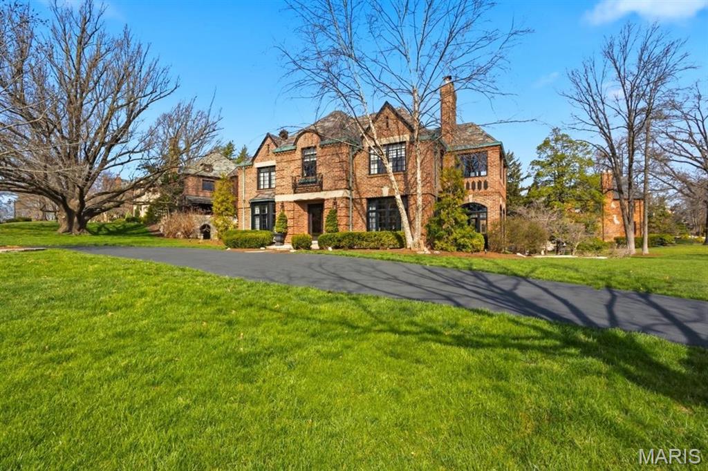 62 Lake Forest Drive