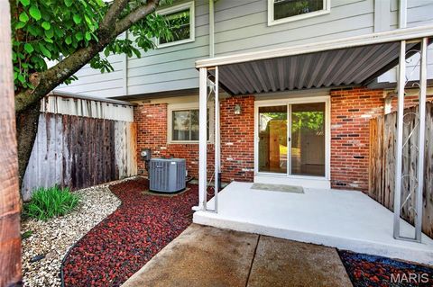 Tiny photo for 2562 Grayland Walk, Unincorporated, MO 63129 (MLS # 26026639)