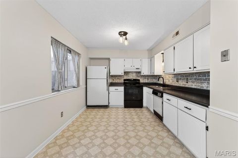 Tiny photo for 2562 Grayland Walk, Unincorporated, MO 63129 (MLS # 26026639)