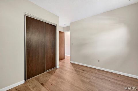 Tiny photo for 2562 Grayland Walk, Unincorporated, MO 63129 (MLS # 26026639)