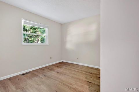 Tiny photo for 2562 Grayland Walk, Unincorporated, MO 63129 (MLS # 26026639)