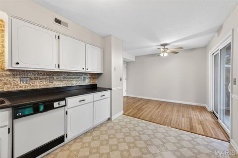 Tiny photo for 2562 Grayland Walk, Unincorporated, MO 63129 (MLS # 26026639)