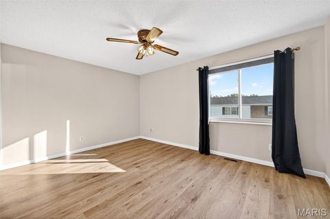 Tiny photo for 2562 Grayland Walk, Unincorporated, MO 63129 (MLS # 26026639)