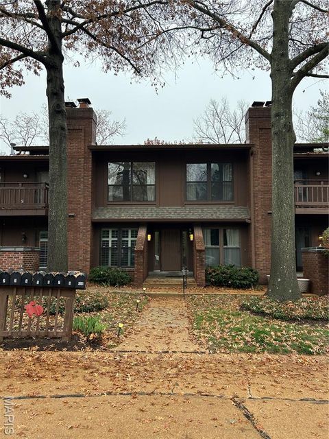 698 Trailcrest Court 5 Kirkwood MO 63122