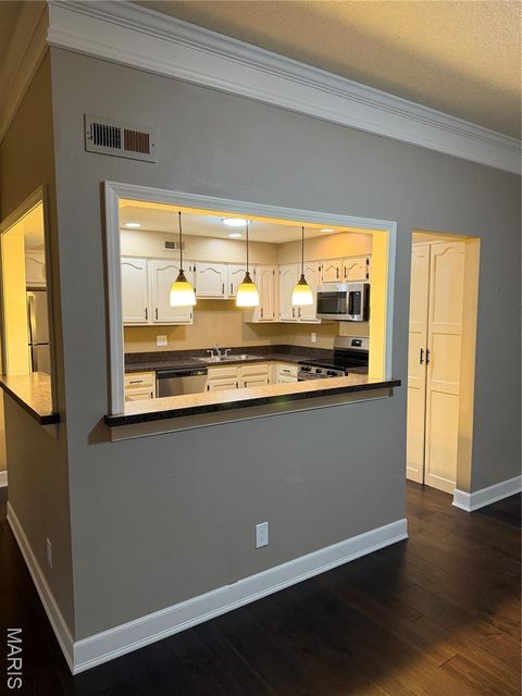 Tiny photo for 698 Trailcrest Court #5, Kirkwood, MO 63122 (MLS # 25078629)