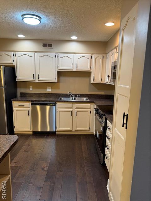 Tiny photo for 698 Trailcrest Court #5, Kirkwood, MO 63122 (MLS # 25078629)