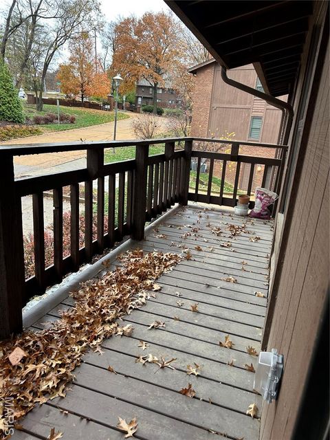 Tiny photo for 698 Trailcrest Court #5, Kirkwood, MO 63122 (MLS # 25078629)