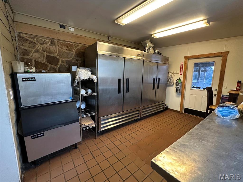 n/a - Commercial Sale