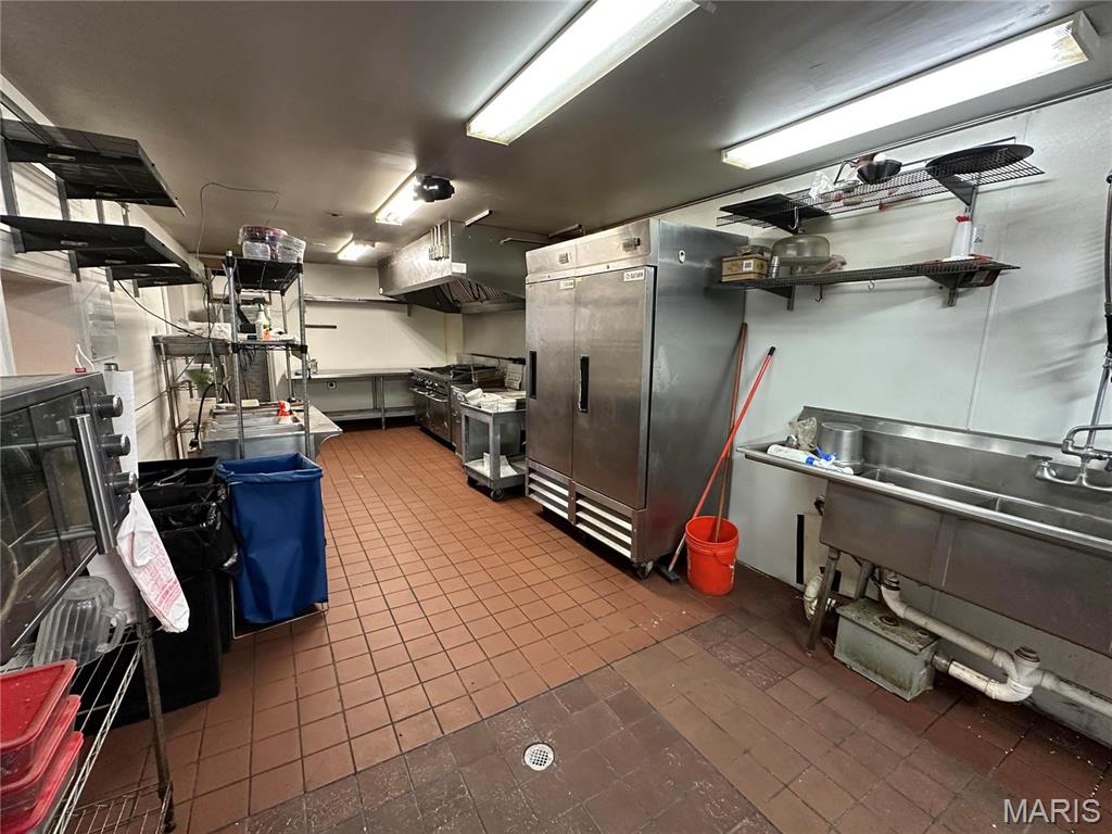 n/a - Commercial Sale