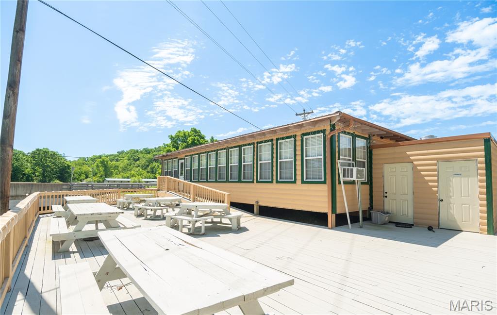 n/a - Commercial Sale