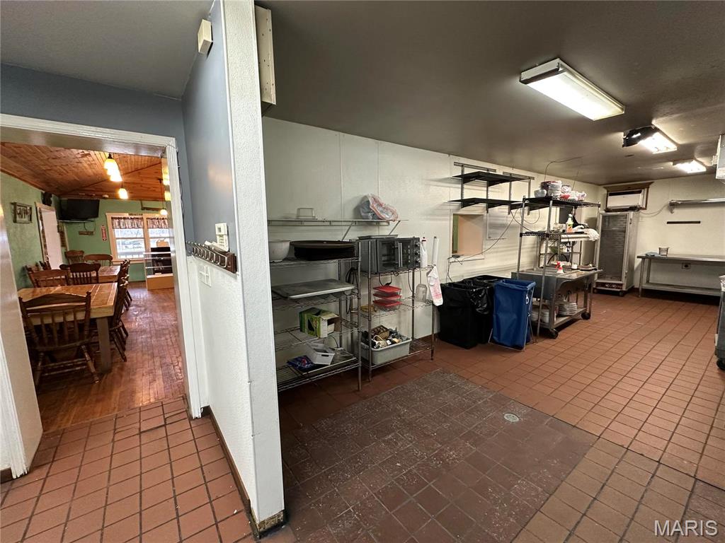 n/a - Commercial Sale