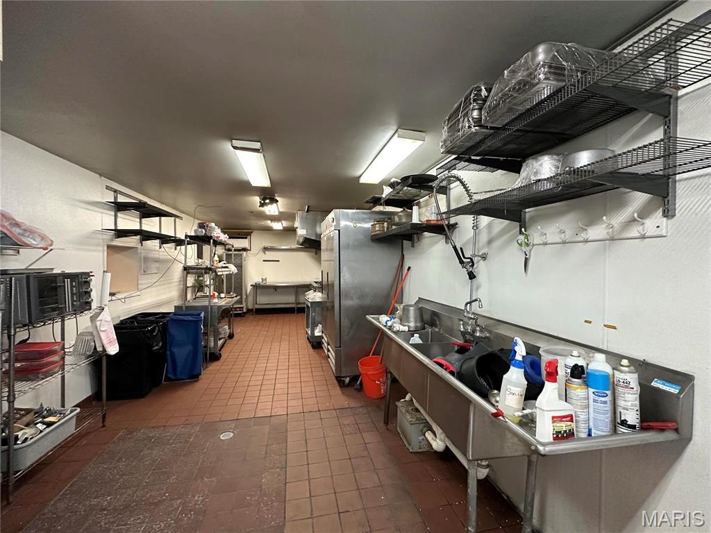n/a - Commercial Sale