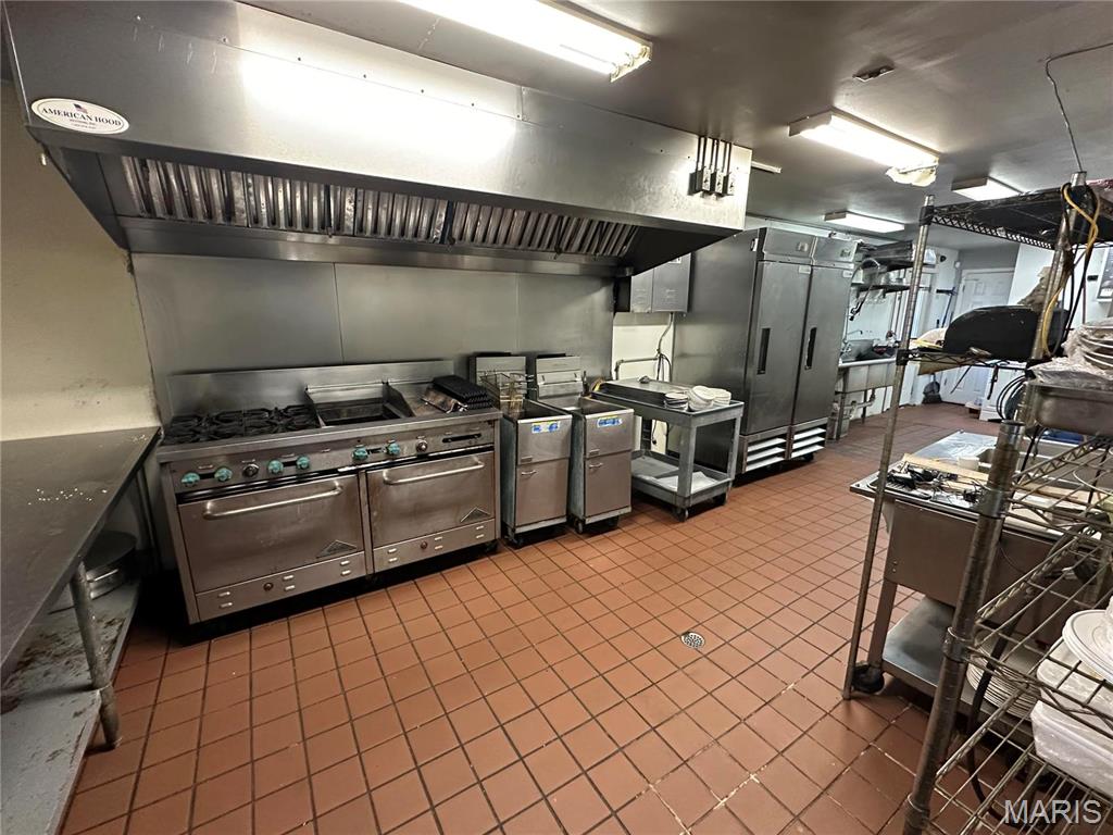 n/a - Commercial Sale