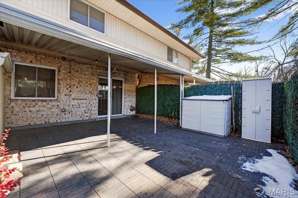 St Louis, Missouri 63128, United States, 2 Bedrooms Bedrooms, ,2 BathroomsBathrooms,Residential,Active,253057