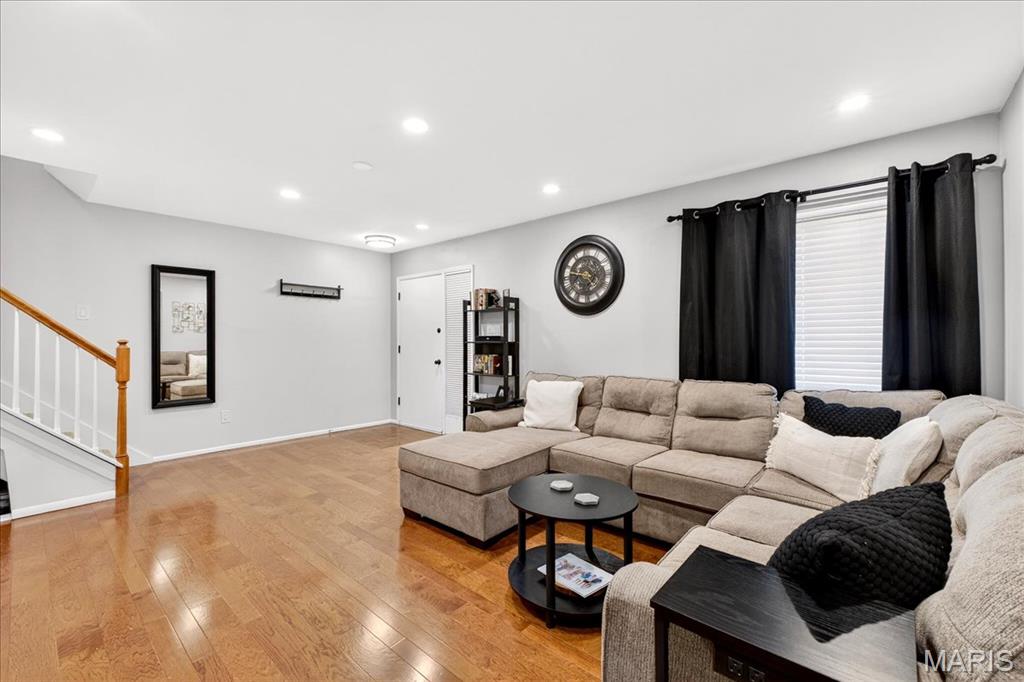 St Louis, Missouri 63128, United States, 2 Bedrooms Bedrooms, ,2 BathroomsBathrooms,Residential,Active,253057