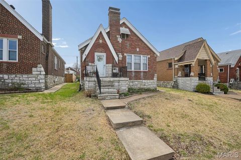Tiny photo for 5622 Pernod Avenue, St Louis, MO 63139 (MLS # 26018408)
