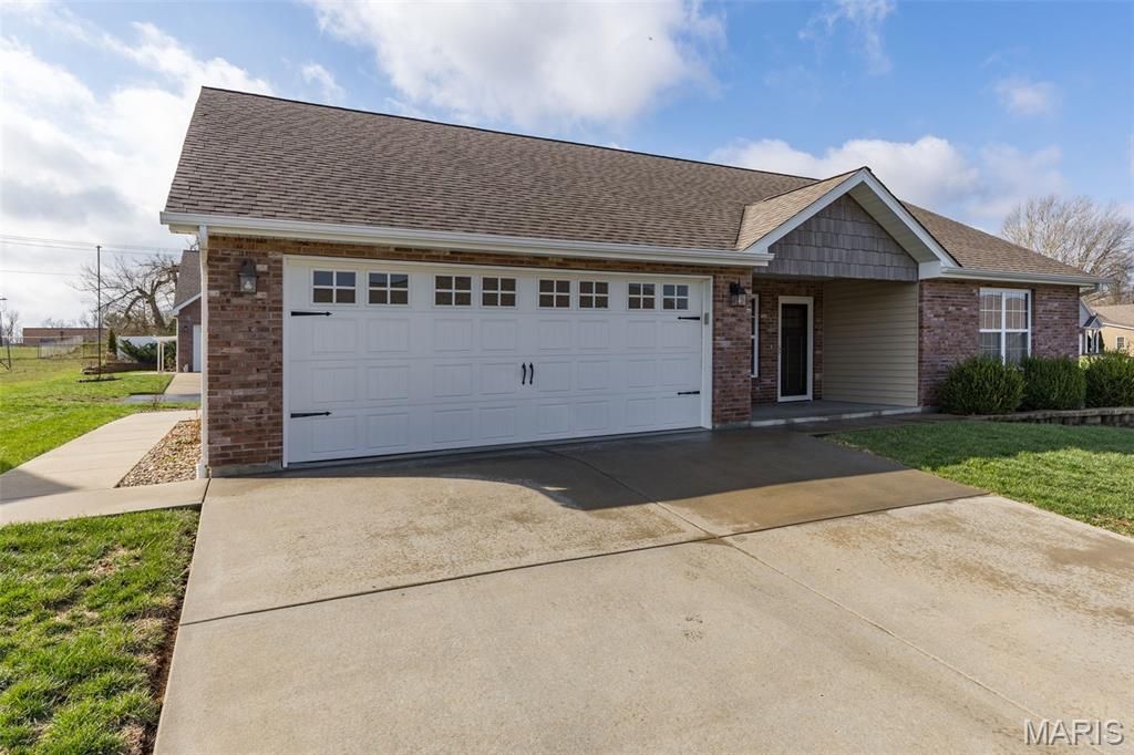 Photo of 70 Pecan Tree Lane, Farmington, MO 63640 (MLS # 26013680)