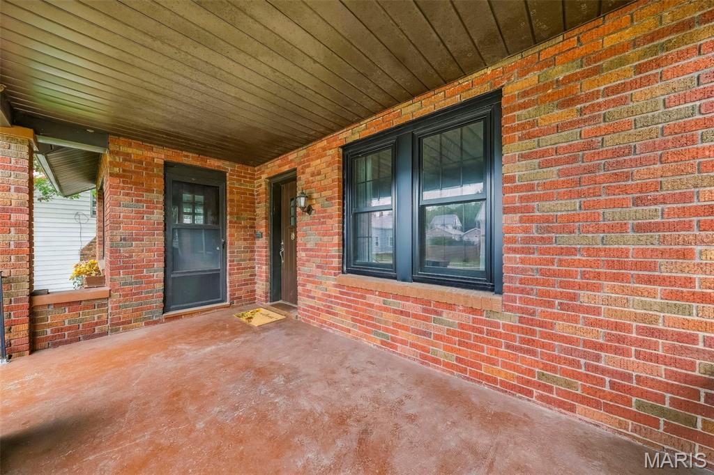230 W 6th Street