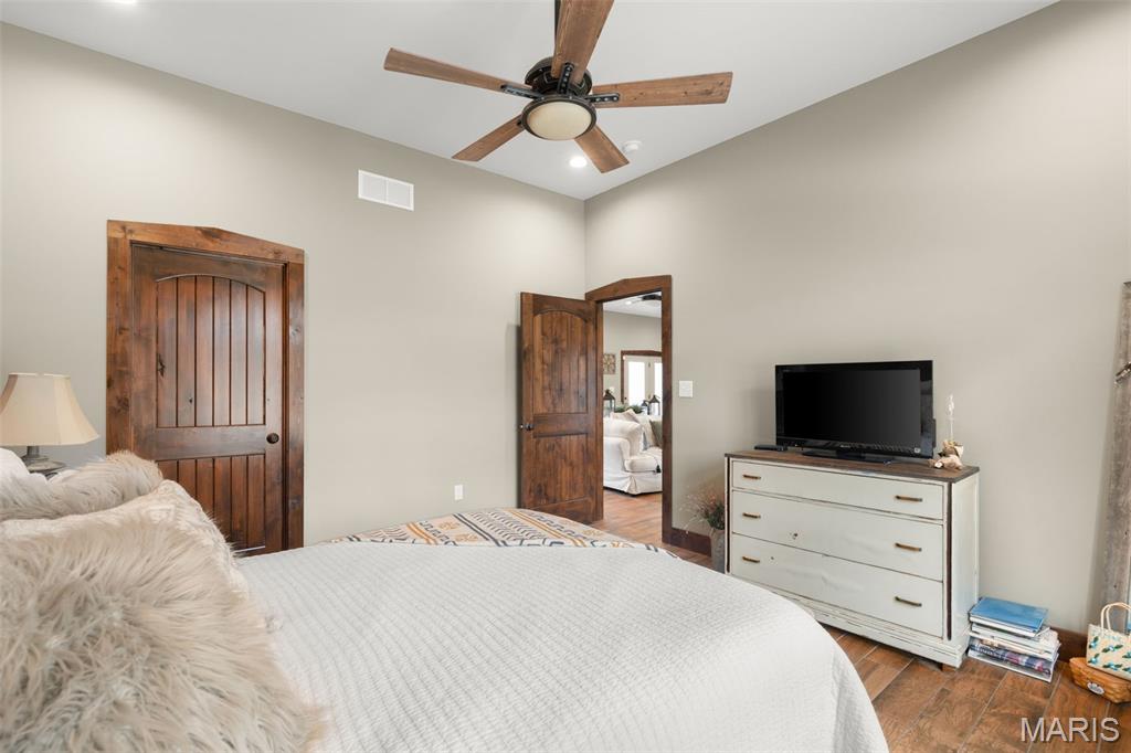 Walnut Lake - Residential