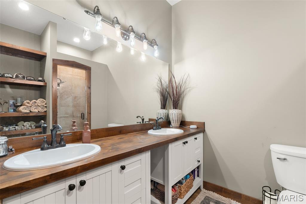 Walnut Lake - Residential