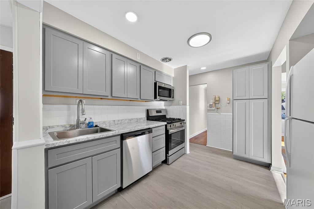 St Louis, Missouri 63137, United States, 3 Bedrooms Bedrooms, ,1 BathroomBathrooms,Residential,Pending,189549