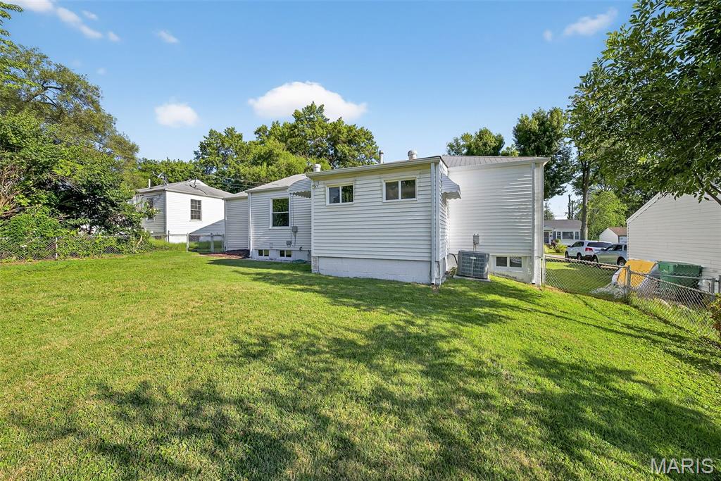 St Louis, Missouri 63137, United States, 3 Bedrooms Bedrooms, ,1 BathroomBathrooms,Residential,Pending,189549