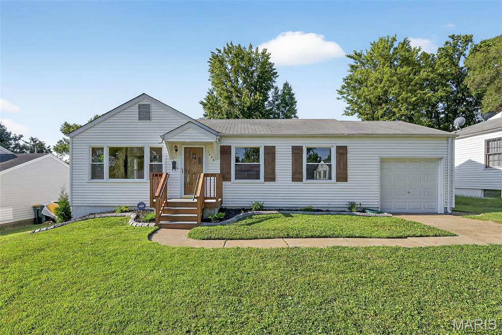 St Louis, Missouri 63137, United States, 3 Bedrooms Bedrooms, ,1 BathroomBathrooms,Residential,Pending,189549