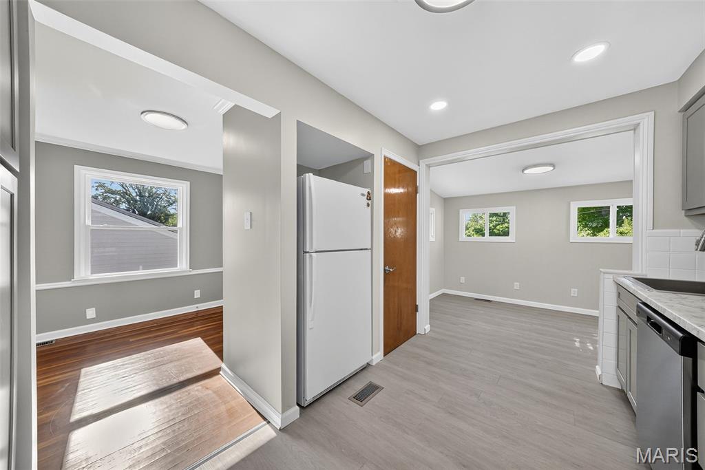 St Louis, Missouri 63137, United States, 3 Bedrooms Bedrooms, ,1 BathroomBathrooms,Residential,Pending,189549