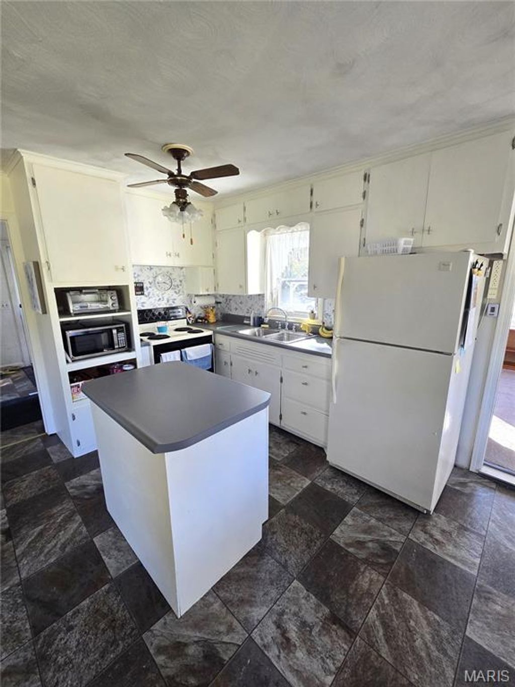 Photo of 1978 old Highway 60, Birch Tree, MO 65438 (MLS # 25073149)