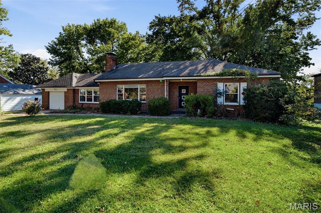 Photo of 134 Tanzberger Drive, Oakville, MO 63129 (MLS # 26067667)
