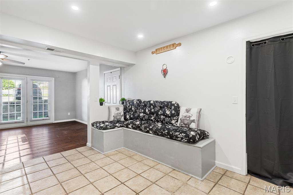 Towne Square Condo 3 - Residential